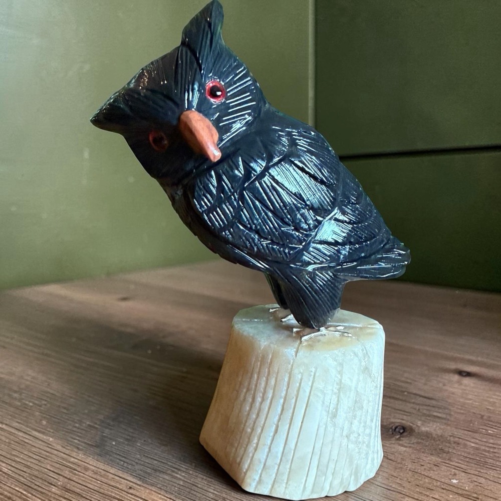 Cesar Gonzales Peru Gemstone Owl Carved Onyx Calcite Stone Bird Sculpture 4.75"
